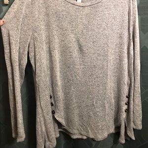 🥰😌❤️‍🩹Comfortable, soft grey long sleeve from Stitch Fix!❤️‍🩹😌🥰